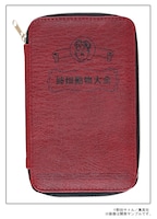 展覧会オリジナルグッズ「図鑑風手帳型マルチポーチ」の表面。 ※画像は開発サンプル。