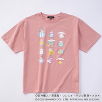 アニメ「クレヨンしんちゃん」とシナモロールのコラボTシャツ。