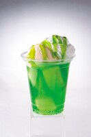 HOT DOG STANDで提供される「花山薫のメロンクリームソーダ」イメージ。