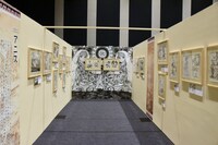 「大乙嫁語り展」の様子。