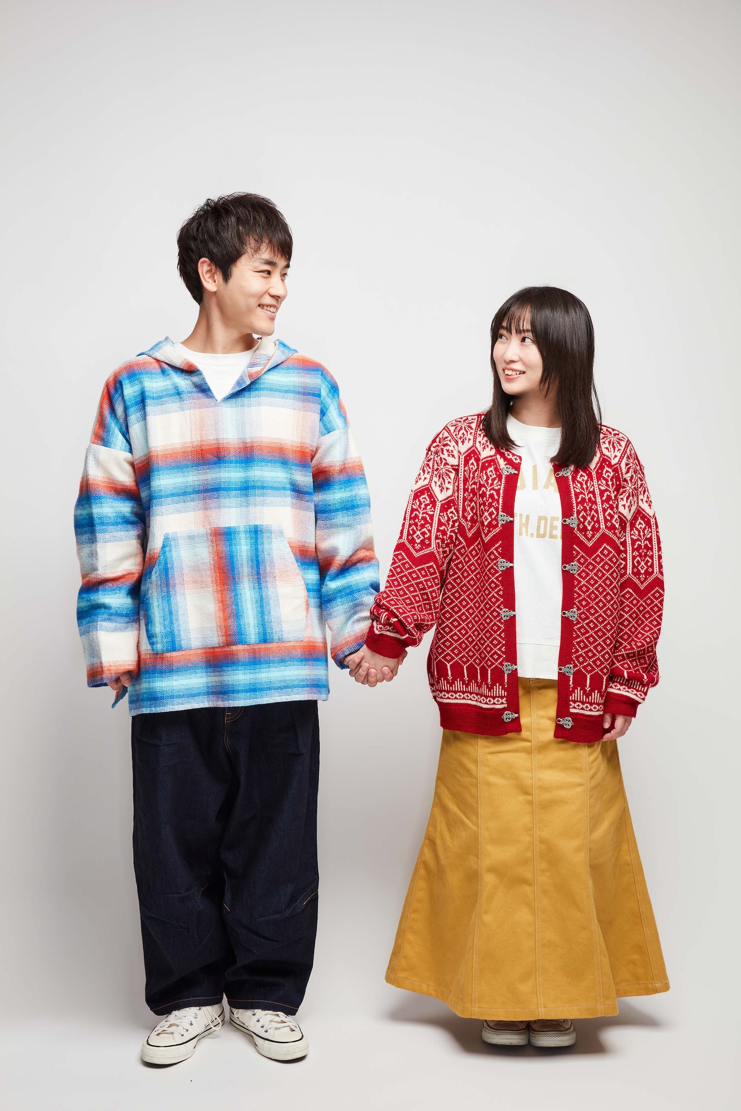 ドラマ「いぶり暮らし」より泉澤祐希（左）、志田未来（右）。