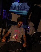 コラボアイテムの着用イメージ。