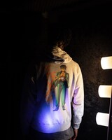 コラボアイテムの着用イメージ。