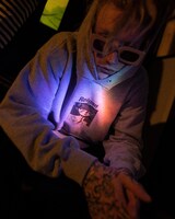 コラボアイテムの着用イメージ。