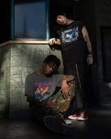 コラボアイテムの着用イメージ。