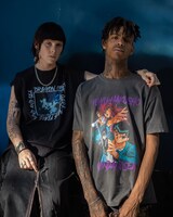 コラボアイテムの着用イメージ。