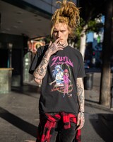 コラボアイテムの着用イメージ。