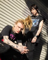 コラボアイテムの着用イメージ。