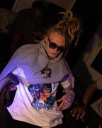 コラボアイテムの着用イメージ。