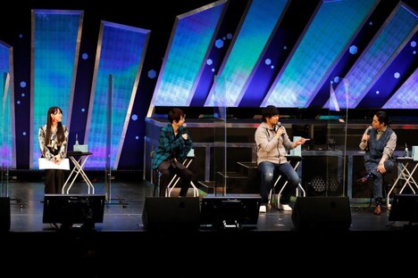 左から村中知、梶裕貴、中村悠一、福山潤。