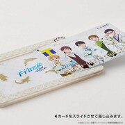 「Tカード（「劇場版 Free!-the Final Stroke-」）」とスライドカードケースの使用イメージ。
