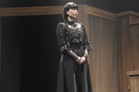 中村裕香里演じる花島咲。