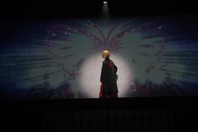 芳賀優里亜演じる本田今日子。