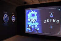 「ディズニー ツイステッドワンダーランド展｜ヴィランズから生まれた世界」イグニハイド寮の様子。