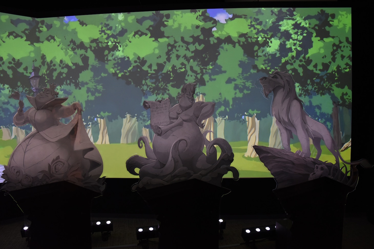 「ディズニー ツイステッドワンダーランド展｜ヴィランズから生まれた世界」エントランス