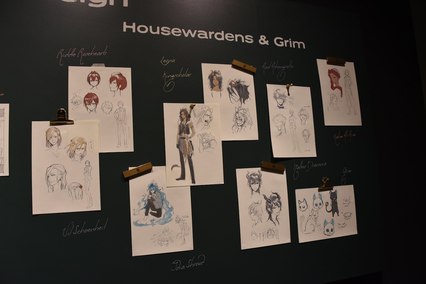 「ディズニー ツイステッドワンダーランド展｜ヴィランズから生まれた世界」より、ラフデザイン。