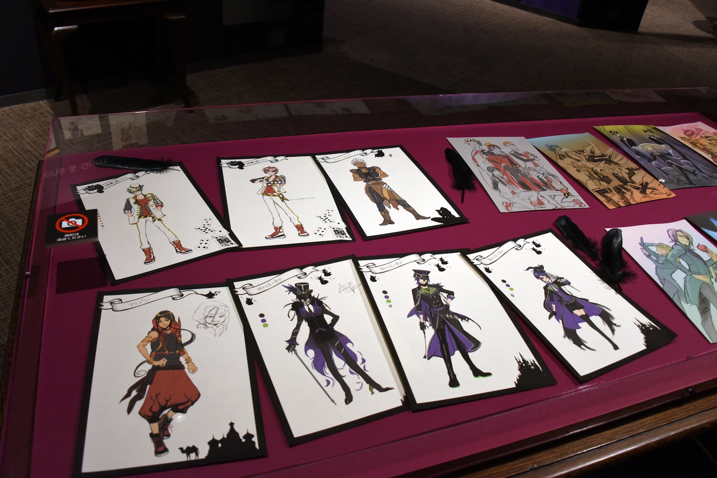 「ディズニー ツイステッドワンダーランド展｜ヴィランズから生まれた世界」より、初期設定資料。