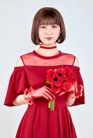 柏崎ゆう役の岡崎紗絵。(c)「花嫁未満エスケープ」製作委員会