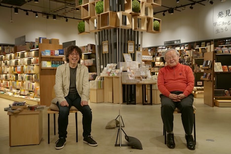 「浦沢直樹の漫勉neo」より、左から浦沢直樹、安彦良和。