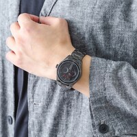 「ガッツ モデル 腕時計」の着用写真。