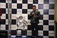 左からガッツとケンドーコバヤシ。