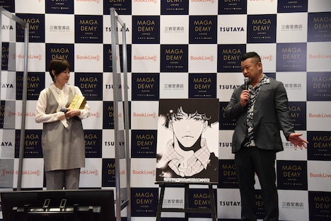 左から永田裕紀子氏、ケンドーコバヤシ。