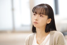 華村あすか演じるアンナ。 (c)「不幸くんはキスするしかない！」製作委員会・MBS