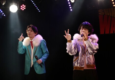 パフォーマンスするZINGS。