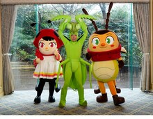 左からミア、カマキリ先生（香川照之）、アダム。