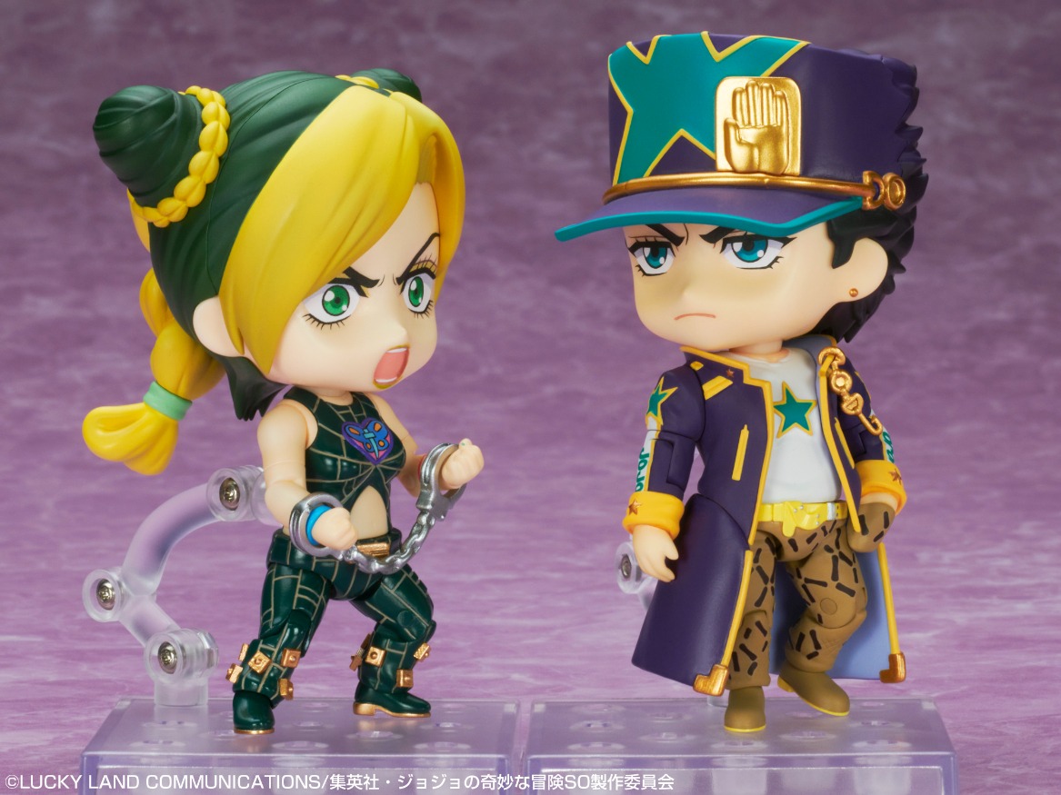 別売りの「ねんどろいど 空条徐倫」（左）と「ねんどろいど 空条承太郎 ストーンオーシャンVer.」（右）