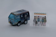 「ゆるキャン△ピングカー 組み立てプルバックカー」