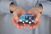 「ゆるキャン△ピングカー 組み立てプルバックカー」