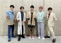 左から有村優役の矢野奨吾、風波駿役の土屋神葉、天音・グレイス役の花江夏樹、京力秋樹役の糸川耀士郎、宝生迅人役の豊永利行。