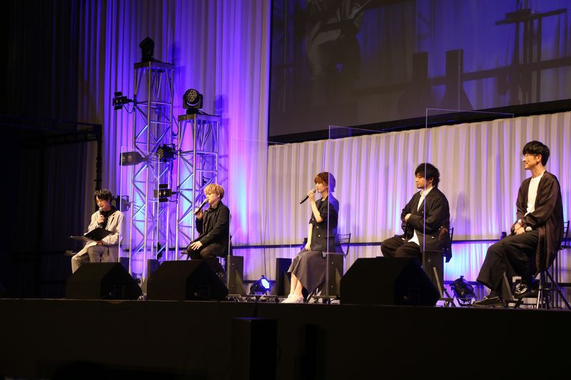 左から榎木淳弥、内田雄馬、瀬戸麻沙美、中村悠一、櫻井孝宏。