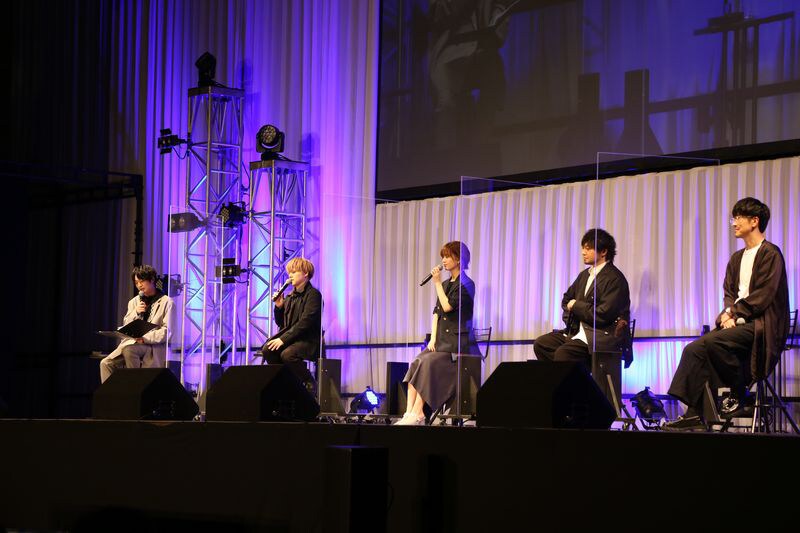 左から榎木淳弥、内田雄馬、瀬戸麻沙美、中村悠一、櫻井孝宏。