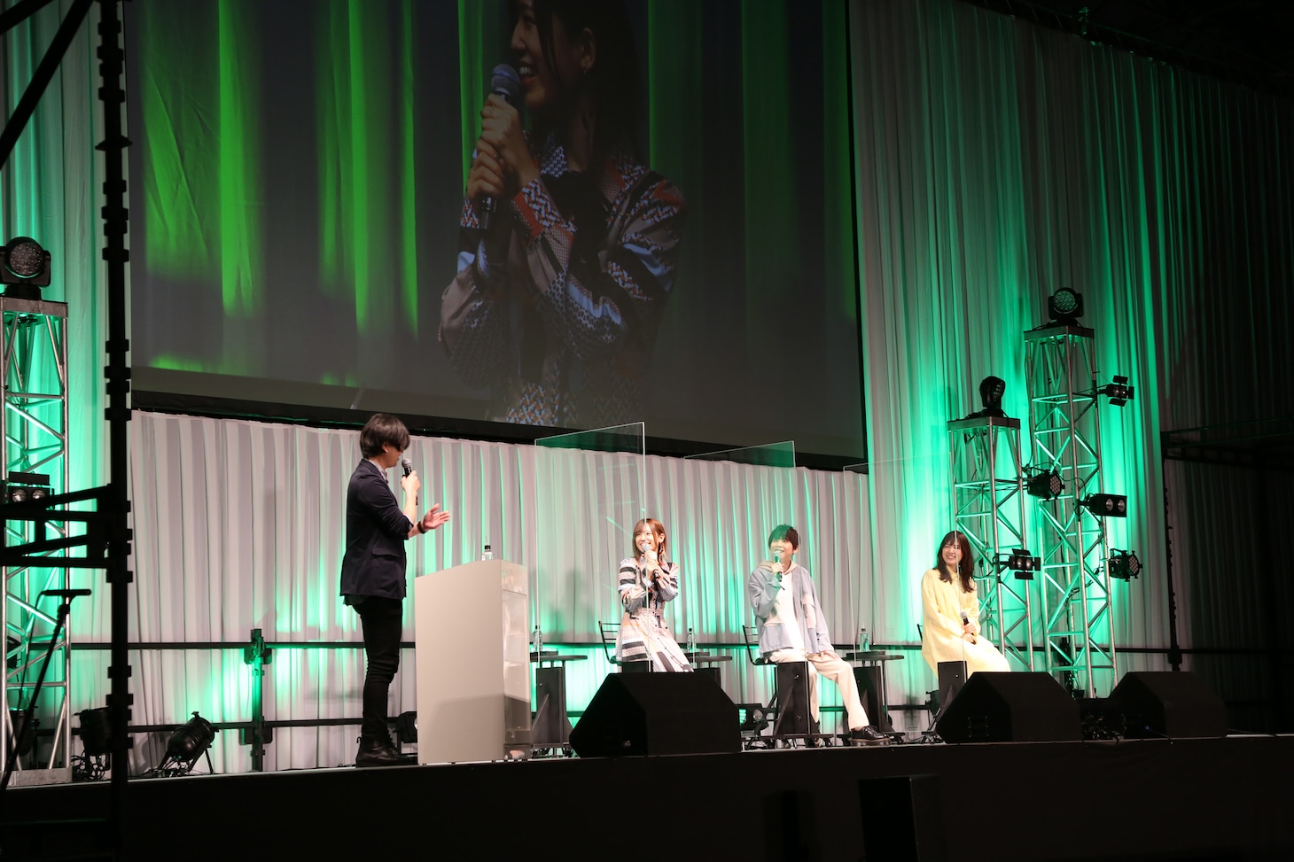 「からかい上手の高木さん」映画公開記念スペシャルステージの様子。