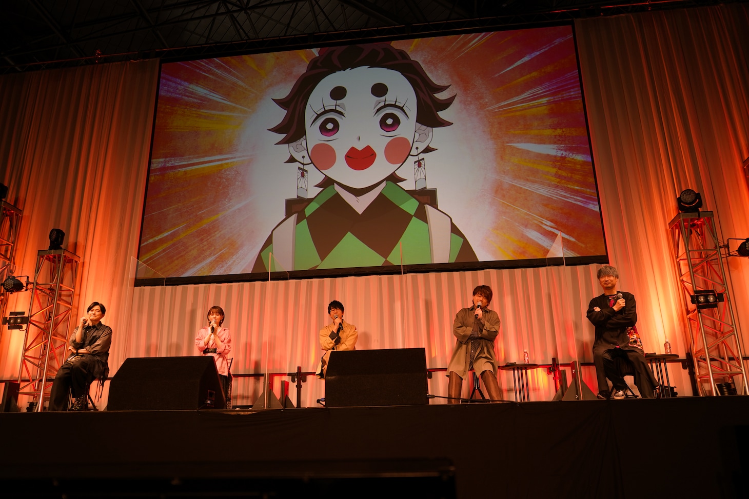 アニメ「鬼滅の刃」ステージの様子。