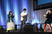 この日の服装が自身の演じるアンゴラモンに似ていると言われ、しぶしぶ上着を脱ぐ中井。