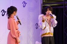 左から東山奈央、堀江瞬。