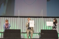 「『SPY×FAMILY』AnimeJapanスペシャルステージ」の様子。左