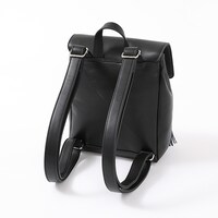 早川アキモデルのリュック。