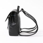 早川アキモデルのリュック。