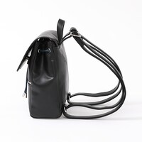 早川アキモデルのリュック。