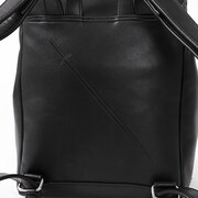 早川アキモデルのリュック。