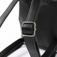 早川アキモデルのリュック。