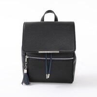 早川アキモデルのリュック。