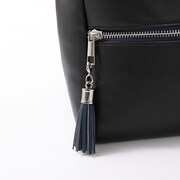 早川アキモデルのリュック。