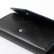 早川アキモデルの財布。