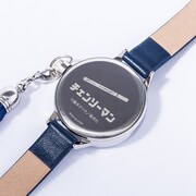 早川アキモデルの腕時計。