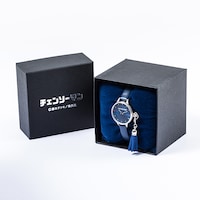 早川アキモデルの腕時計。